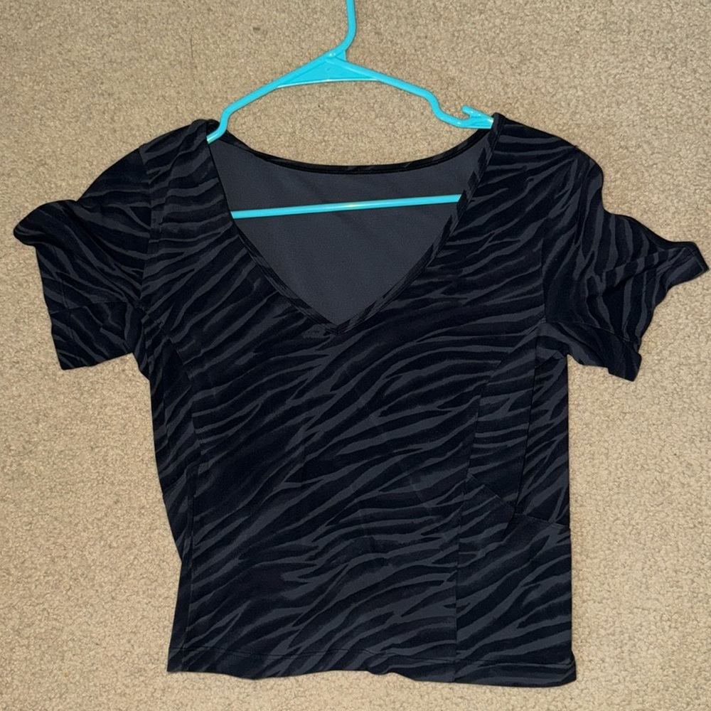 Lululemon tshirt